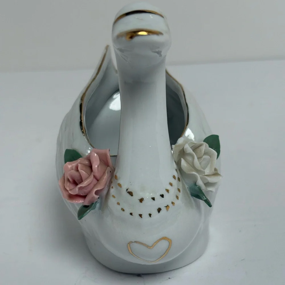 Vintage Elegant Swan Ceramic Vase with Pink Rose Accents